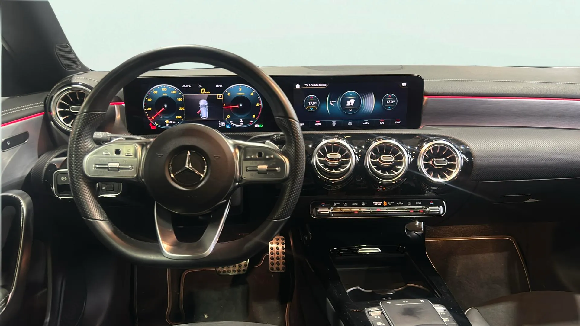 Mercedes-Benz CLA 200 D DCT Shooting Brake - foto 11