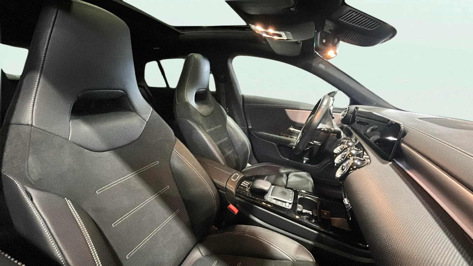 Mercedes-Benz CLA 200 D DCT Shooting Brake - foto 16