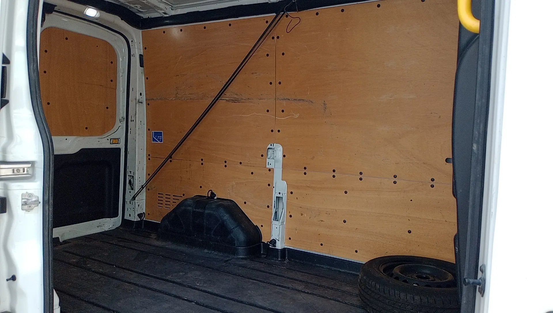 Ford Transit 310 L3H2 Van Ambiente Delantera - foto 24