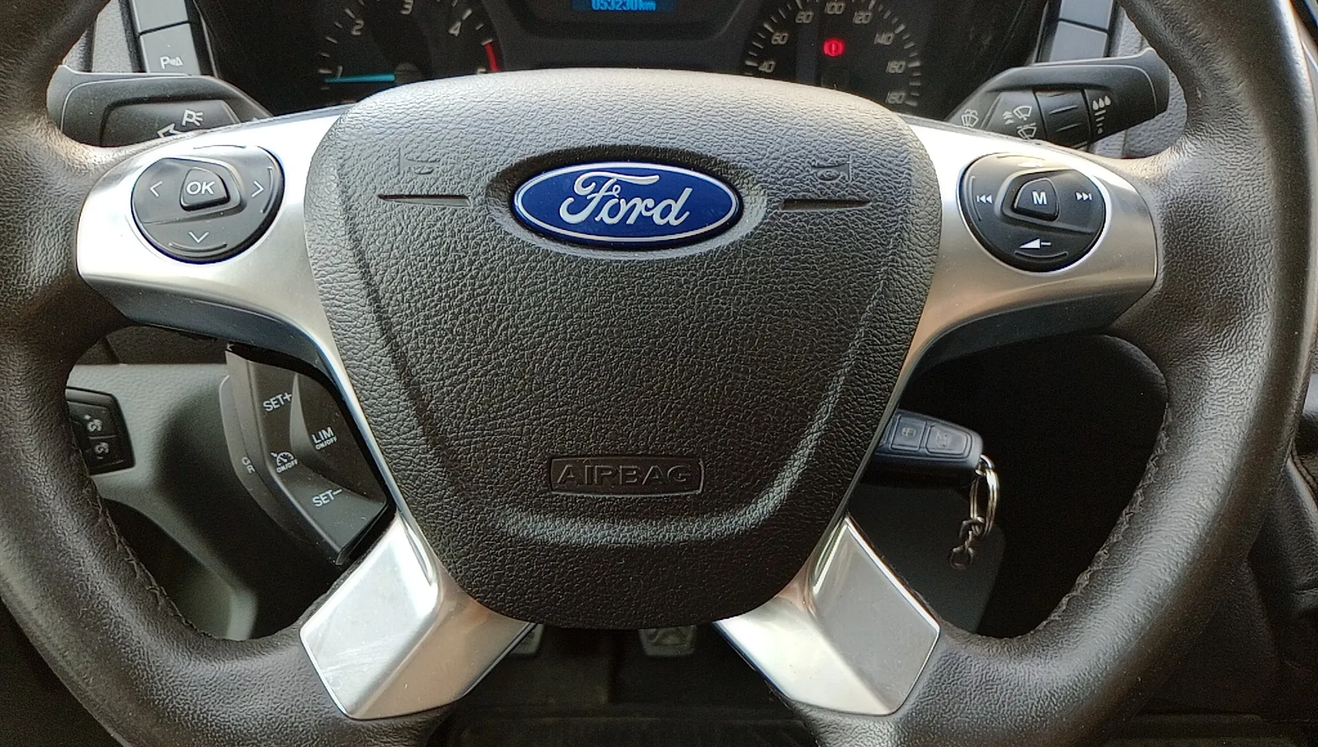 Ford Transit 310 L3H2 Van Ambiente Delantera - foto 12