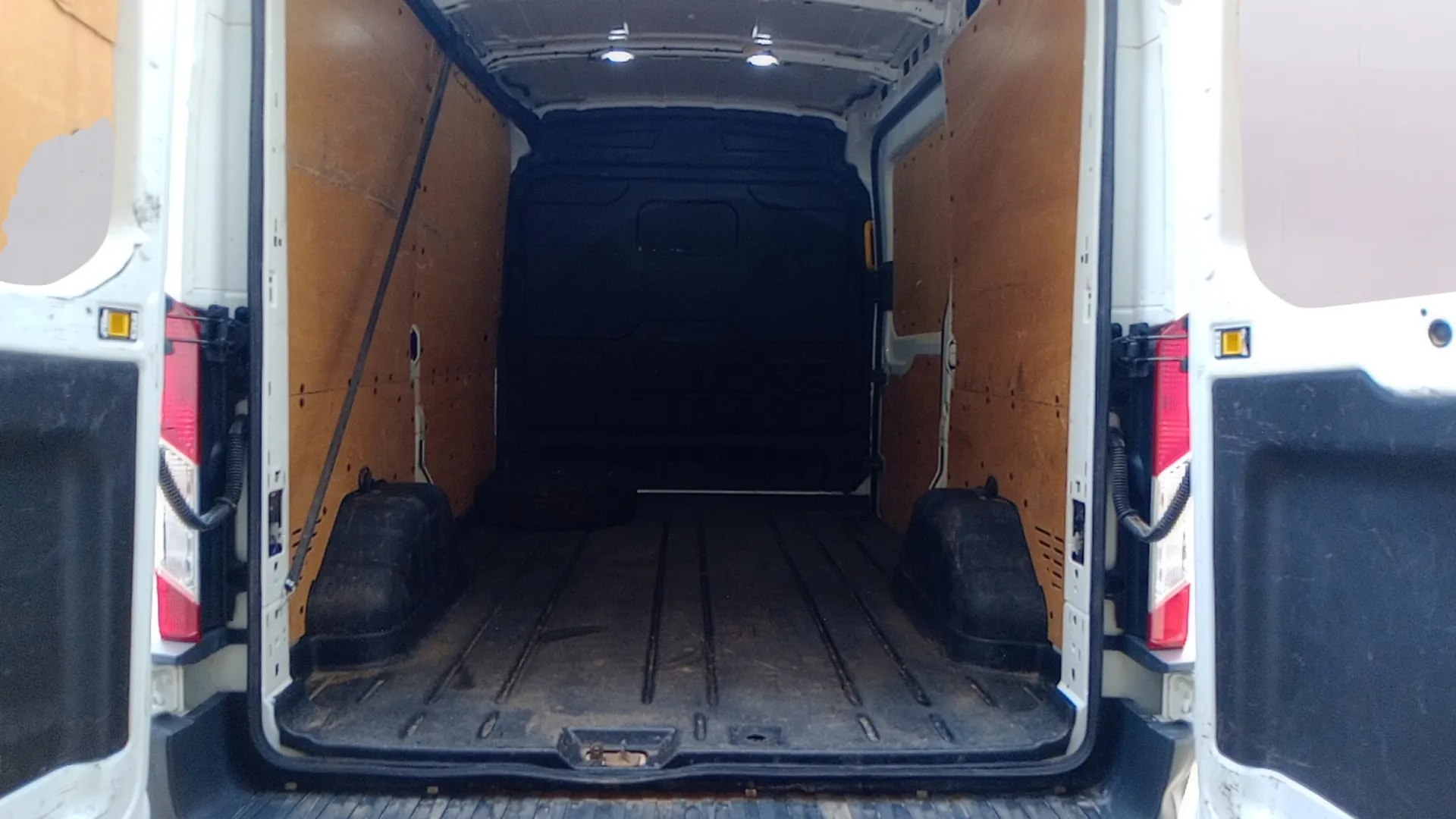 Ford Transit 310 L3H2 Van Ambiente Delantera - foto 21