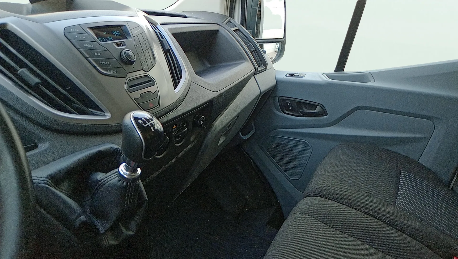 Ford Transit 310 L3H2 Van Ambiente Delantera - foto 19