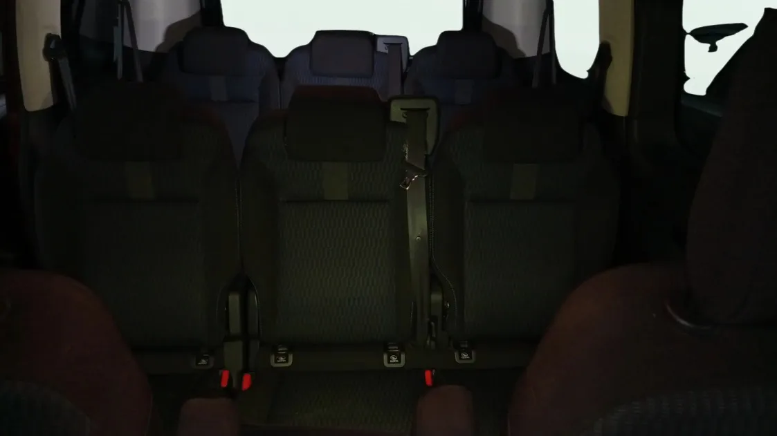 Peugeot Traveller Active BlueHDi Compact - foto 31