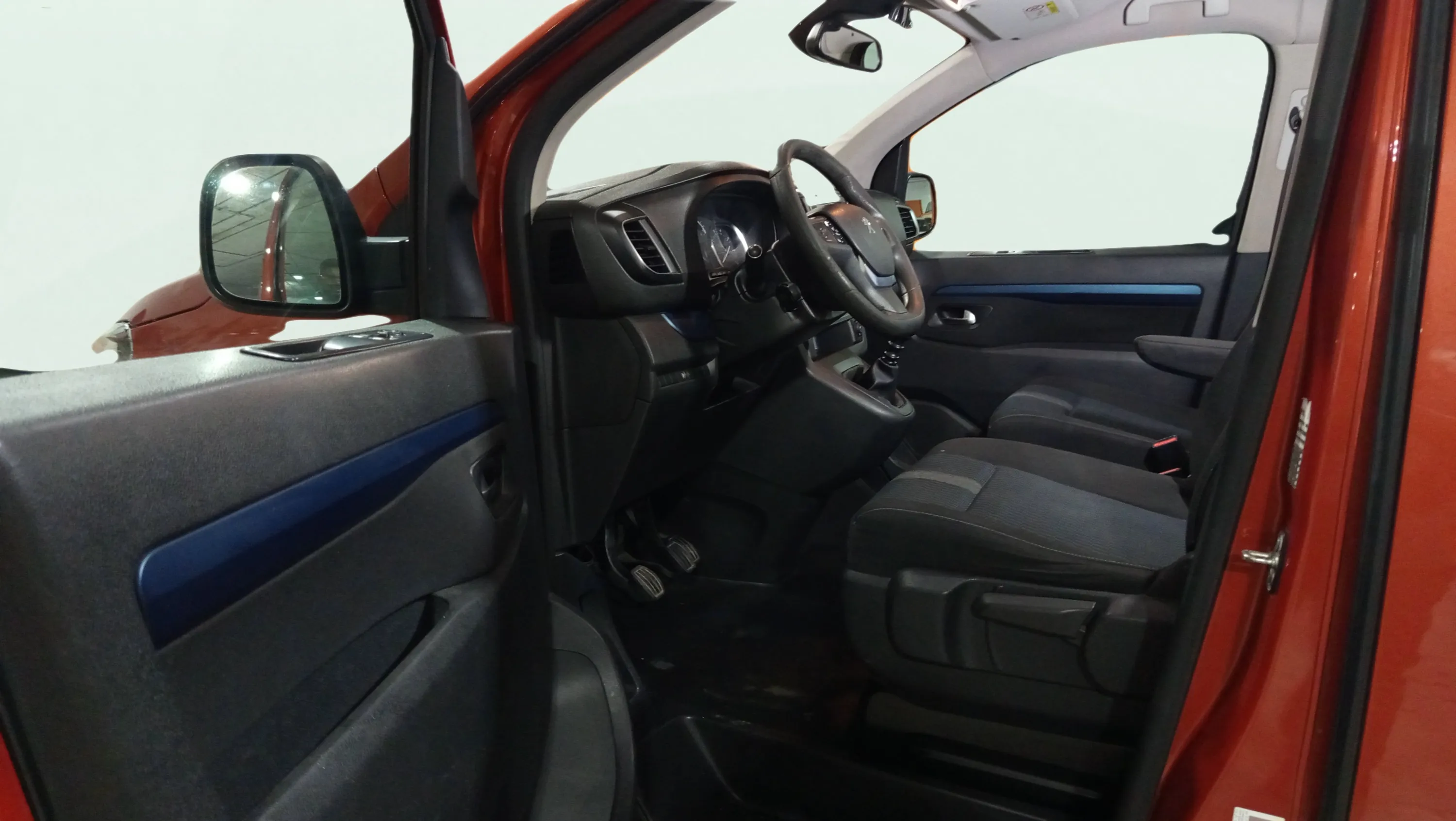 Peugeot Traveller Active BlueHDi Compact - foto 13