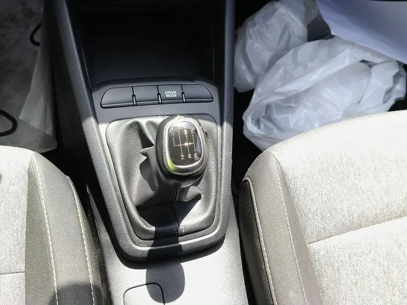 Kia Stonic 1.0 T-GDi MHEV iMT Concept - foto 13