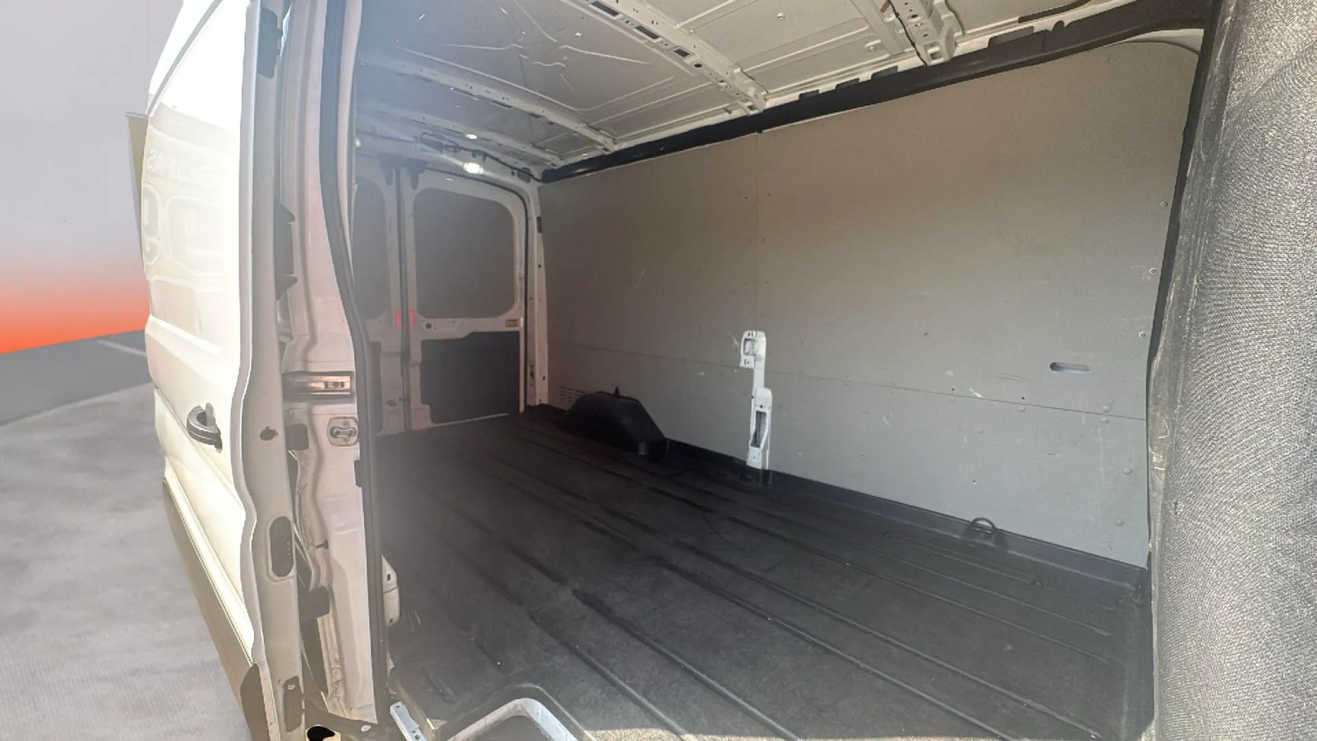 Ford Transit 310 L2H2 Mixta Ambiente Delantera - foto 17
