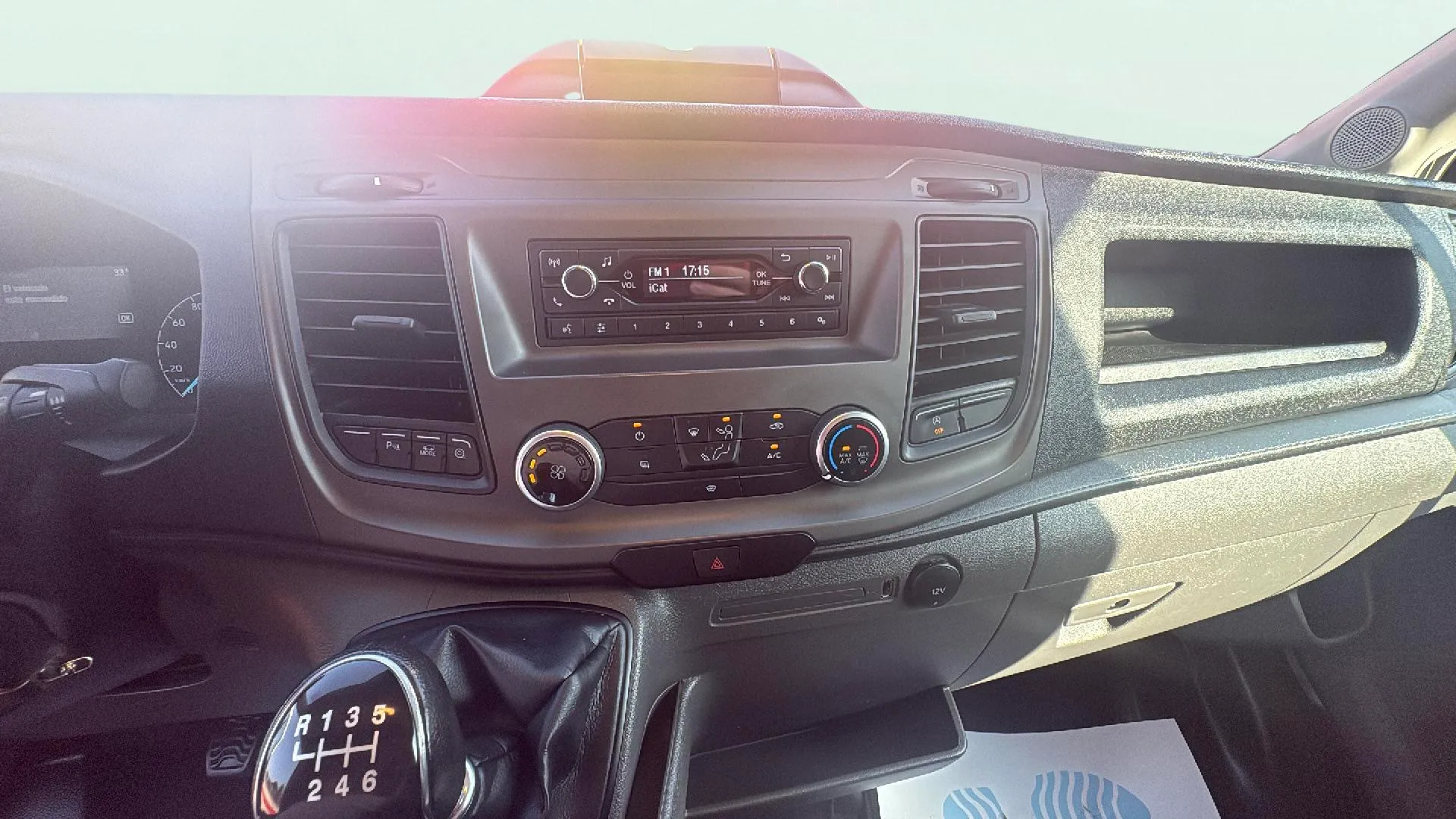 Ford Transit 310 L2H2 Mixta Ambiente Delantera - foto 11
