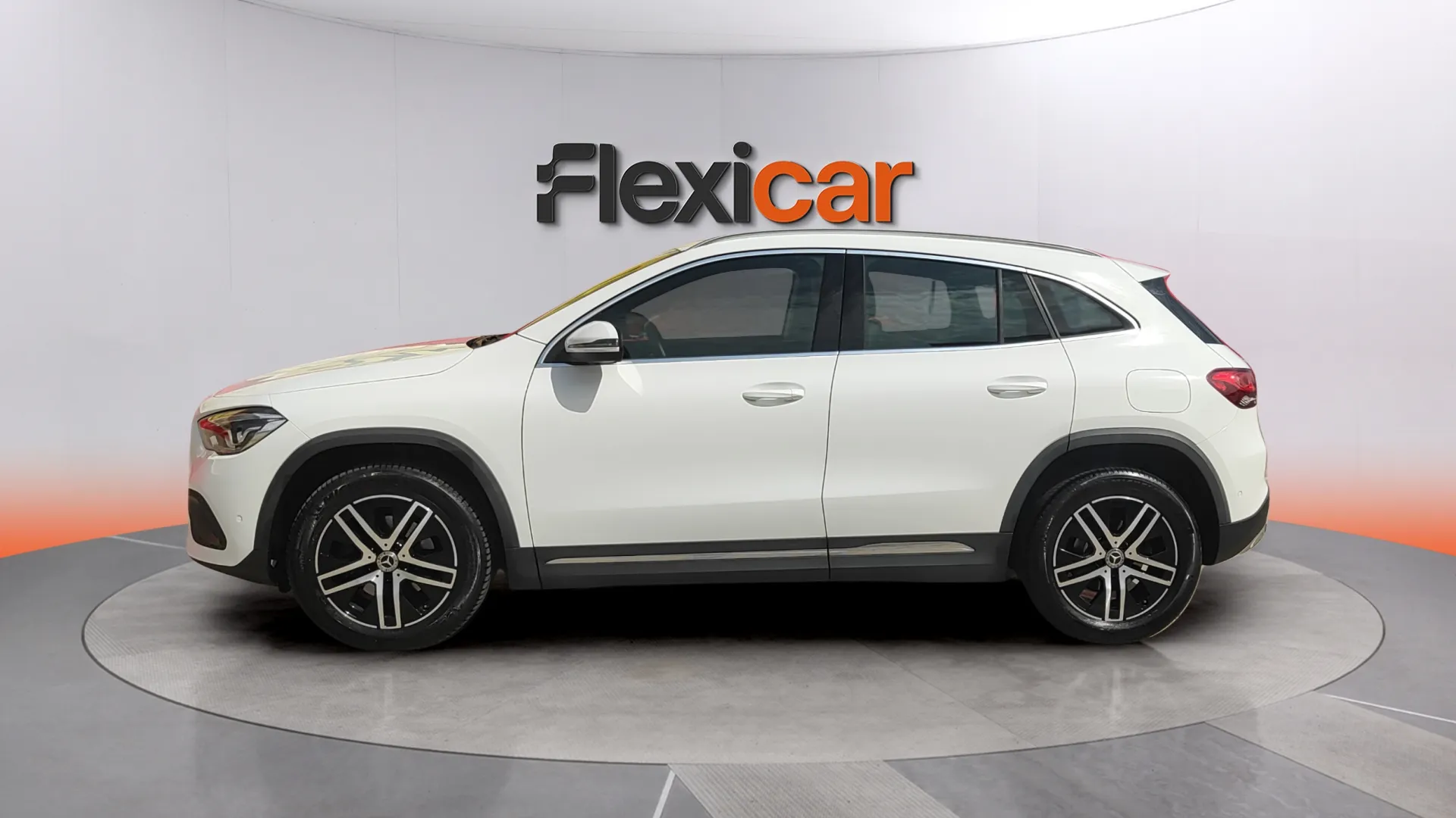 Mercedes-Benz GLA 200 D - foto 9