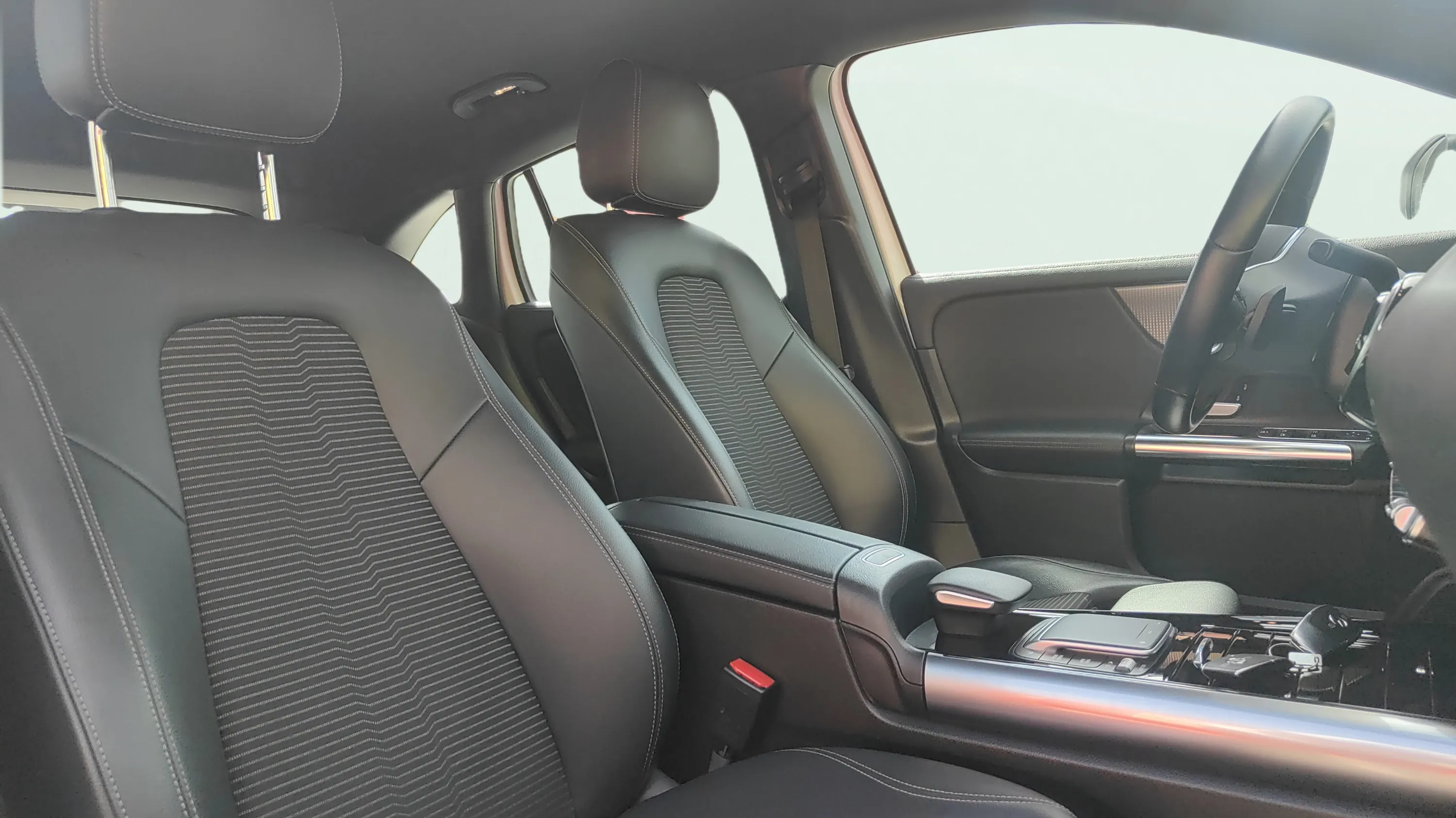 Mercedes-Benz GLA 200 D - foto 22