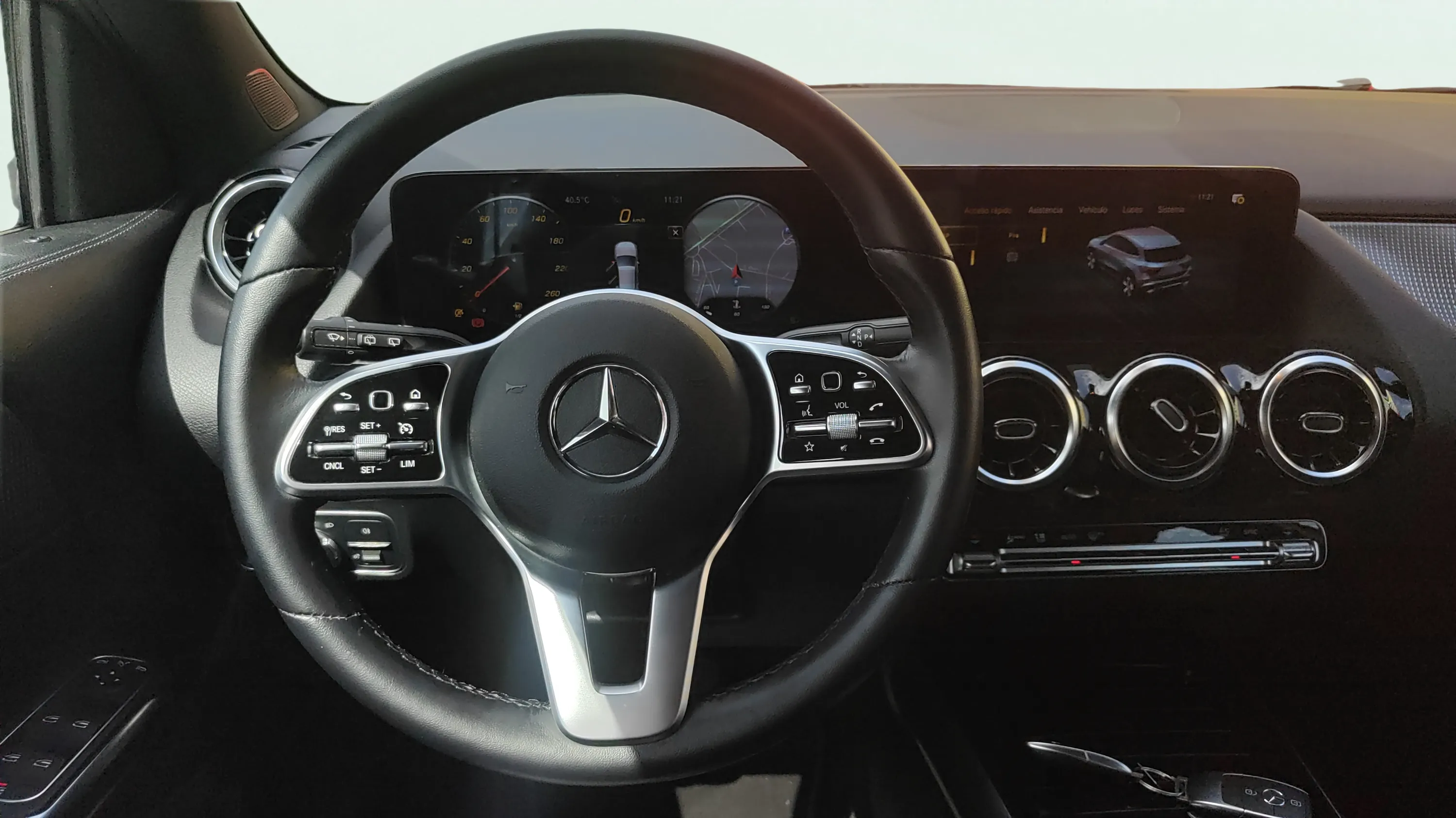 Mercedes-Benz GLA 200 D - foto 15
