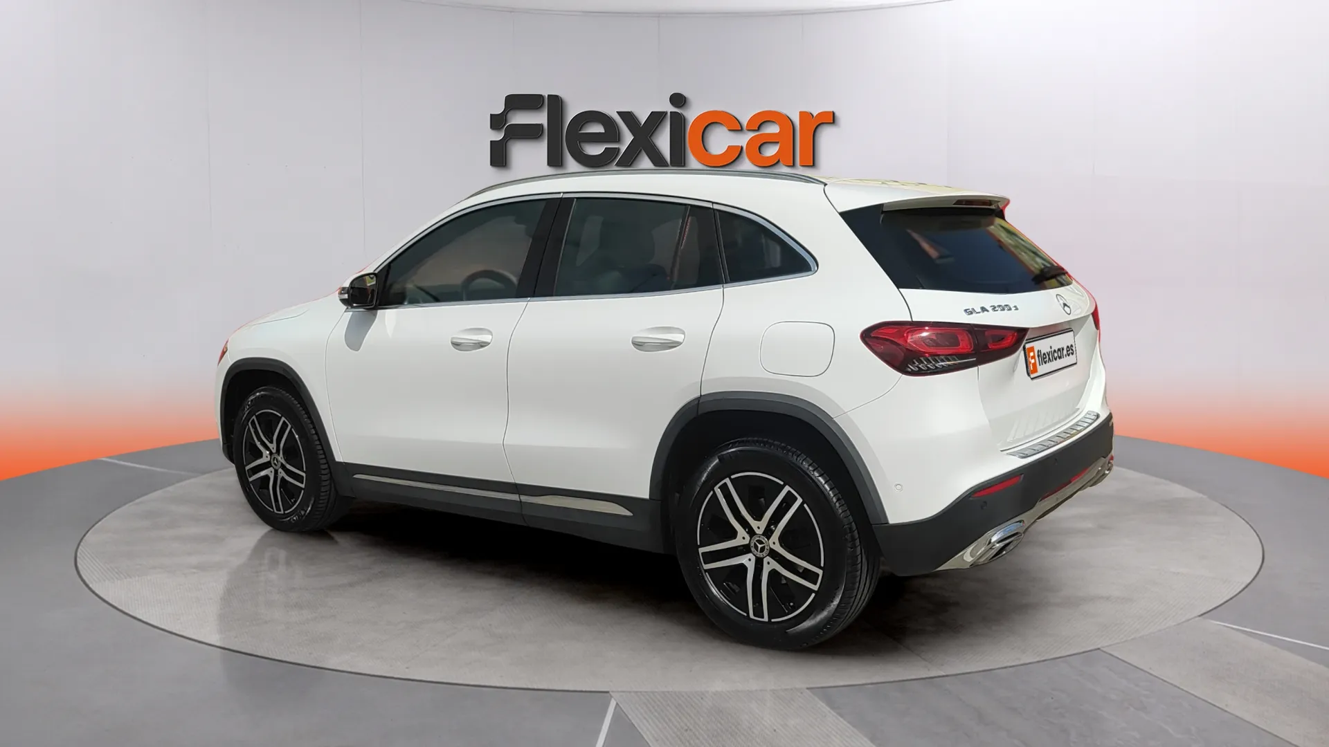 Mercedes-Benz GLA 200 D - foto 8