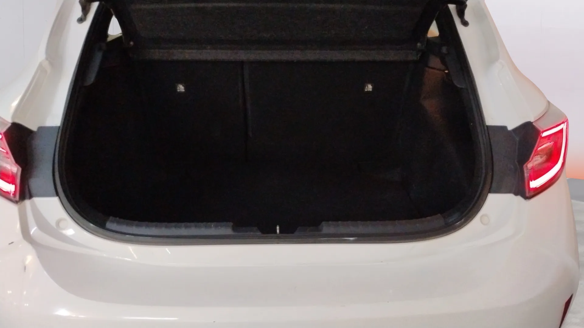 Toyota Corolla 1.8 125H Business E-CVT - foto 23