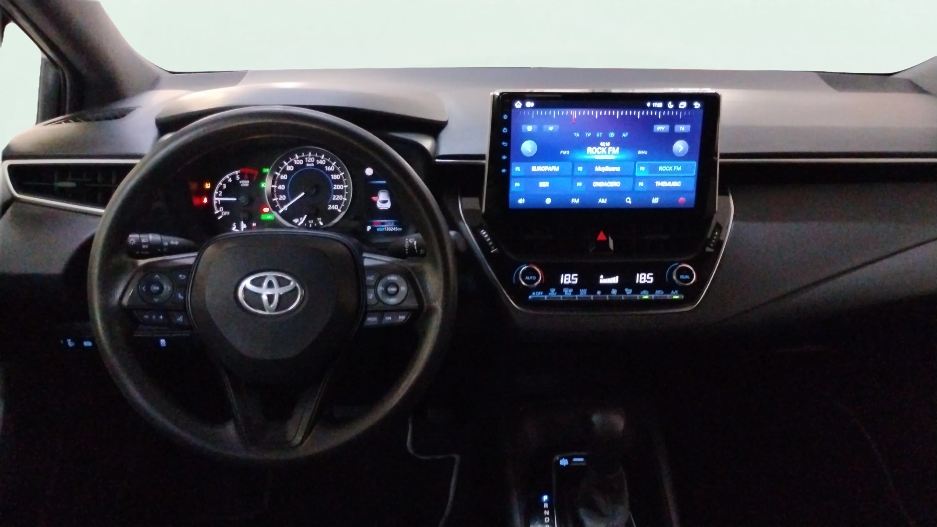 Toyota Corolla 1.8 125H Business E-CVT - foto 17