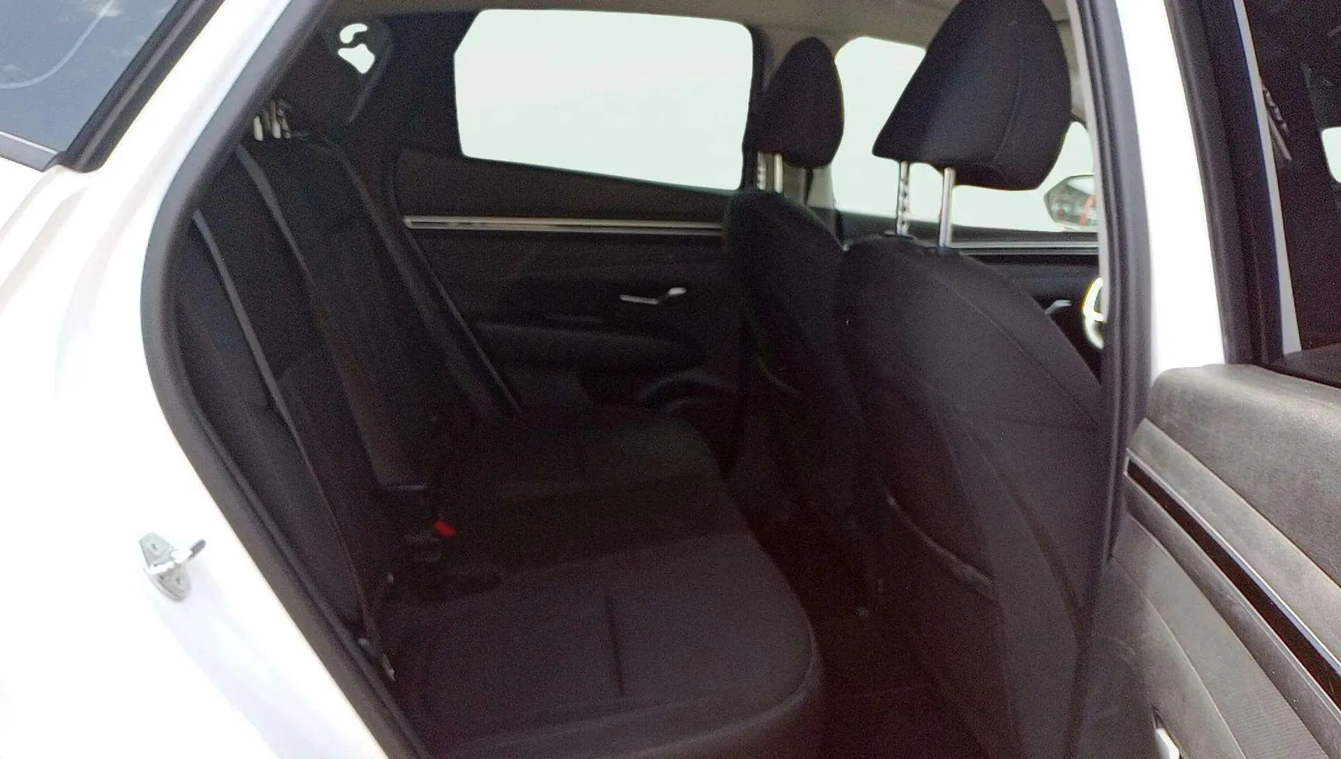 Hyundai Tucson 1.6 T-GDi 48V Tecno DCT 2C - foto 17