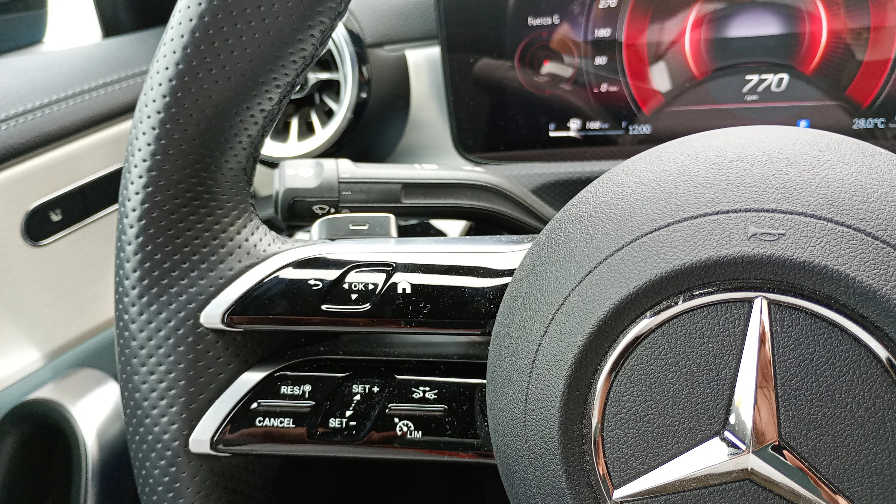 Mercedes-Benz CLA 200 - foto 22