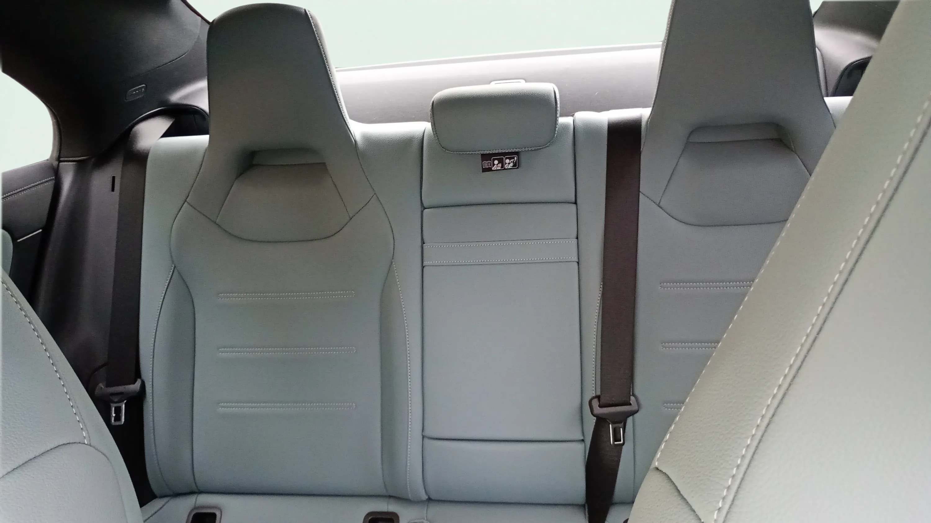 Mercedes-Benz CLA 200 - foto 12