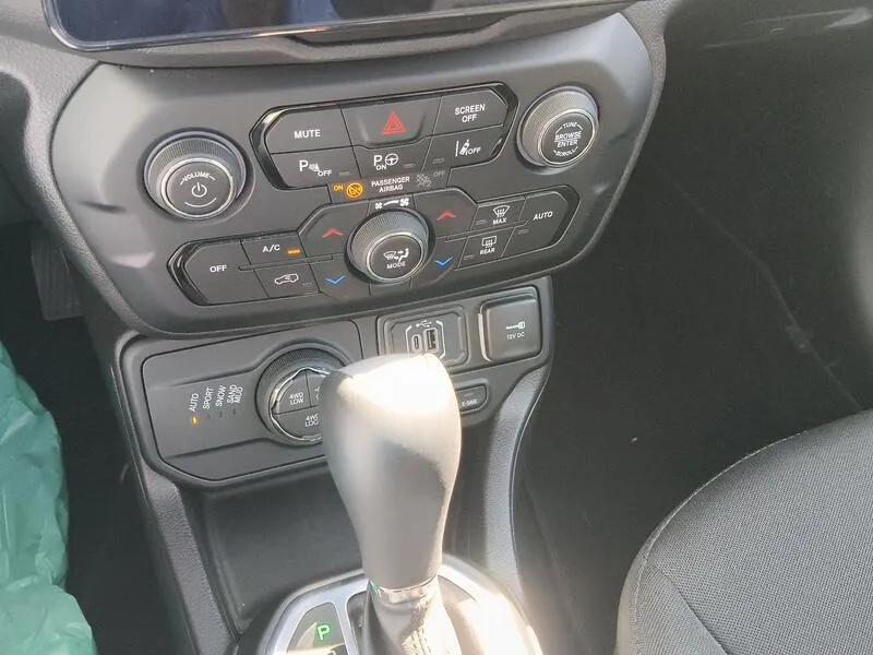 Jeep Renegade North Star Plug-In-Hybrid 4xe 1.3 PHEV - foto 12