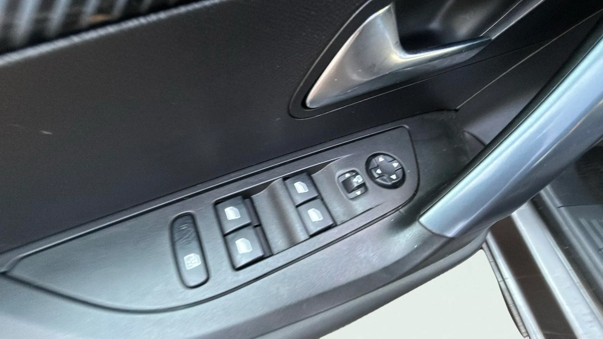Peugeot 2008 Active BlueHDi - foto 15