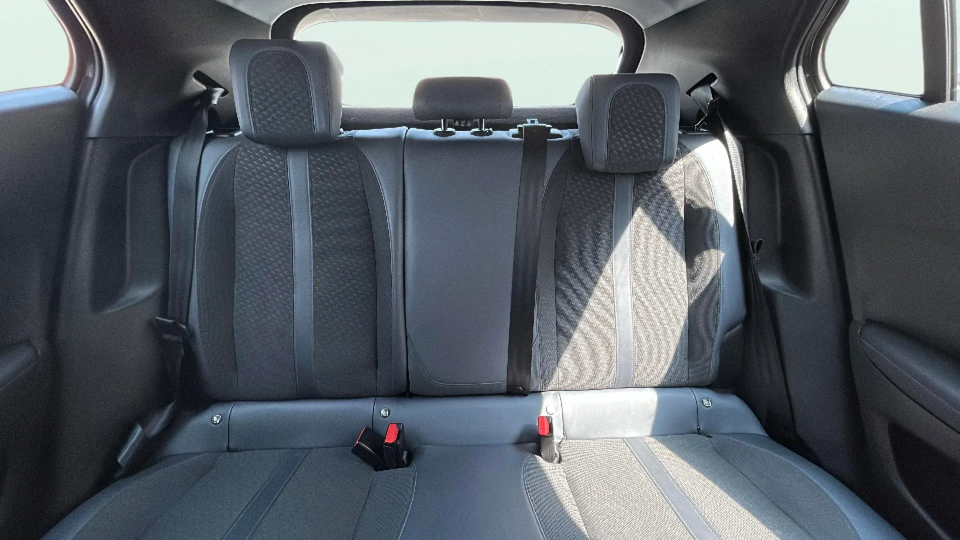 Peugeot 2008 Active BlueHDi - foto 19