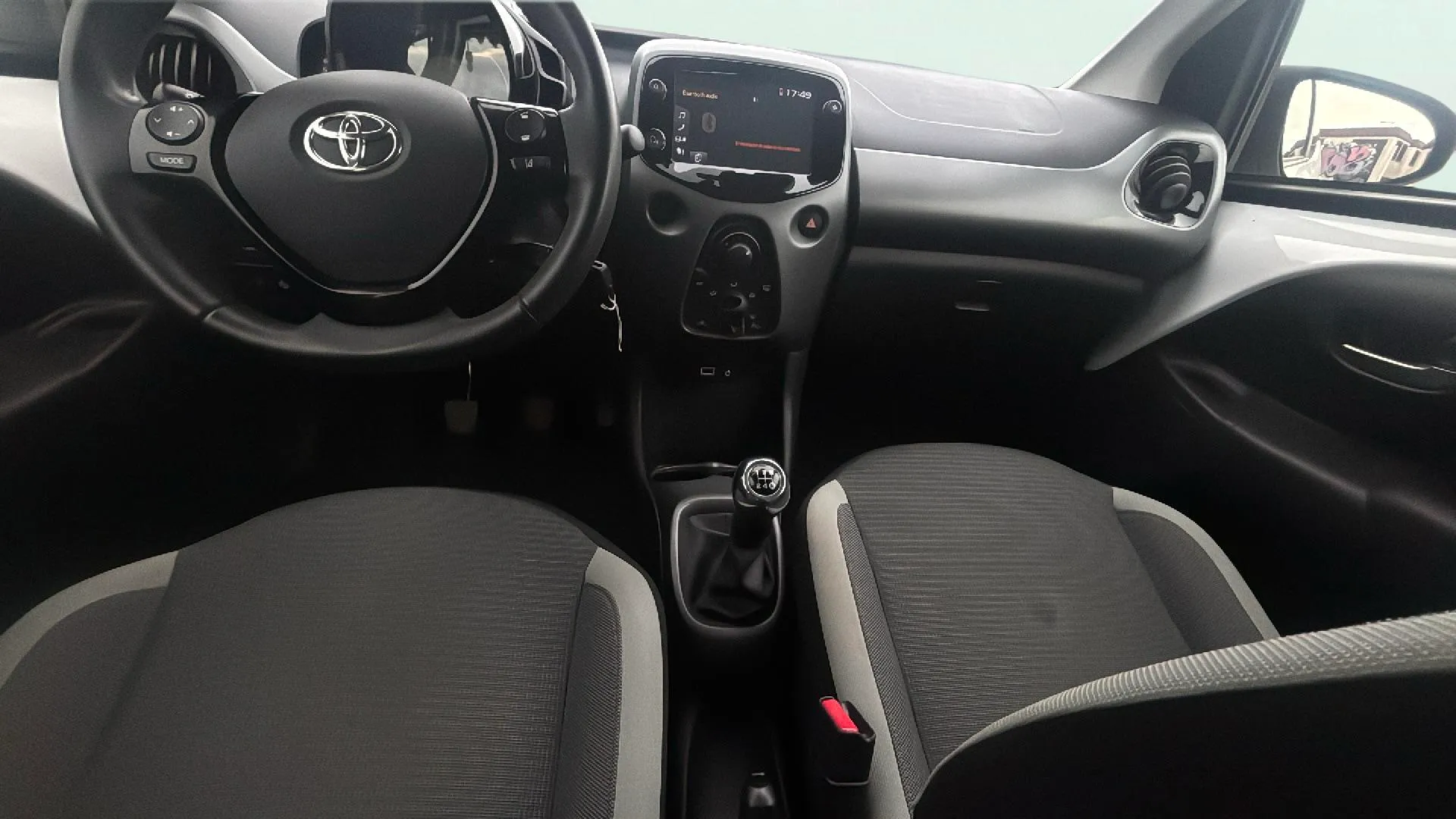Toyota Aygo 1.0 70 x-play - foto 11