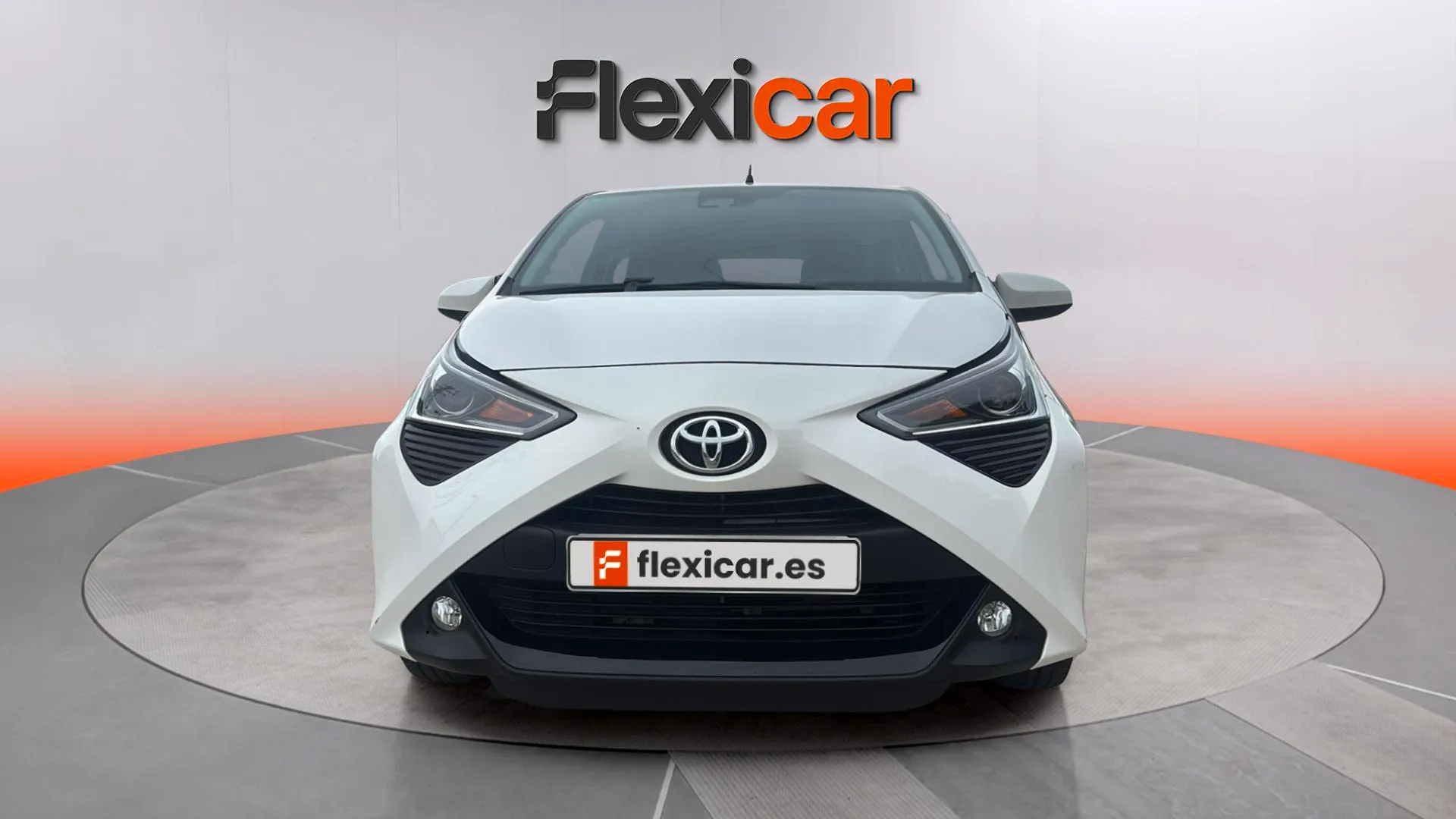 Toyota Aygo 1.0 70 x-play - foto 2