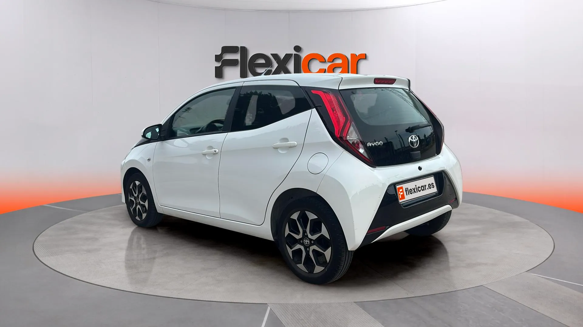Toyota Aygo 1.0 70 x-play - foto 5