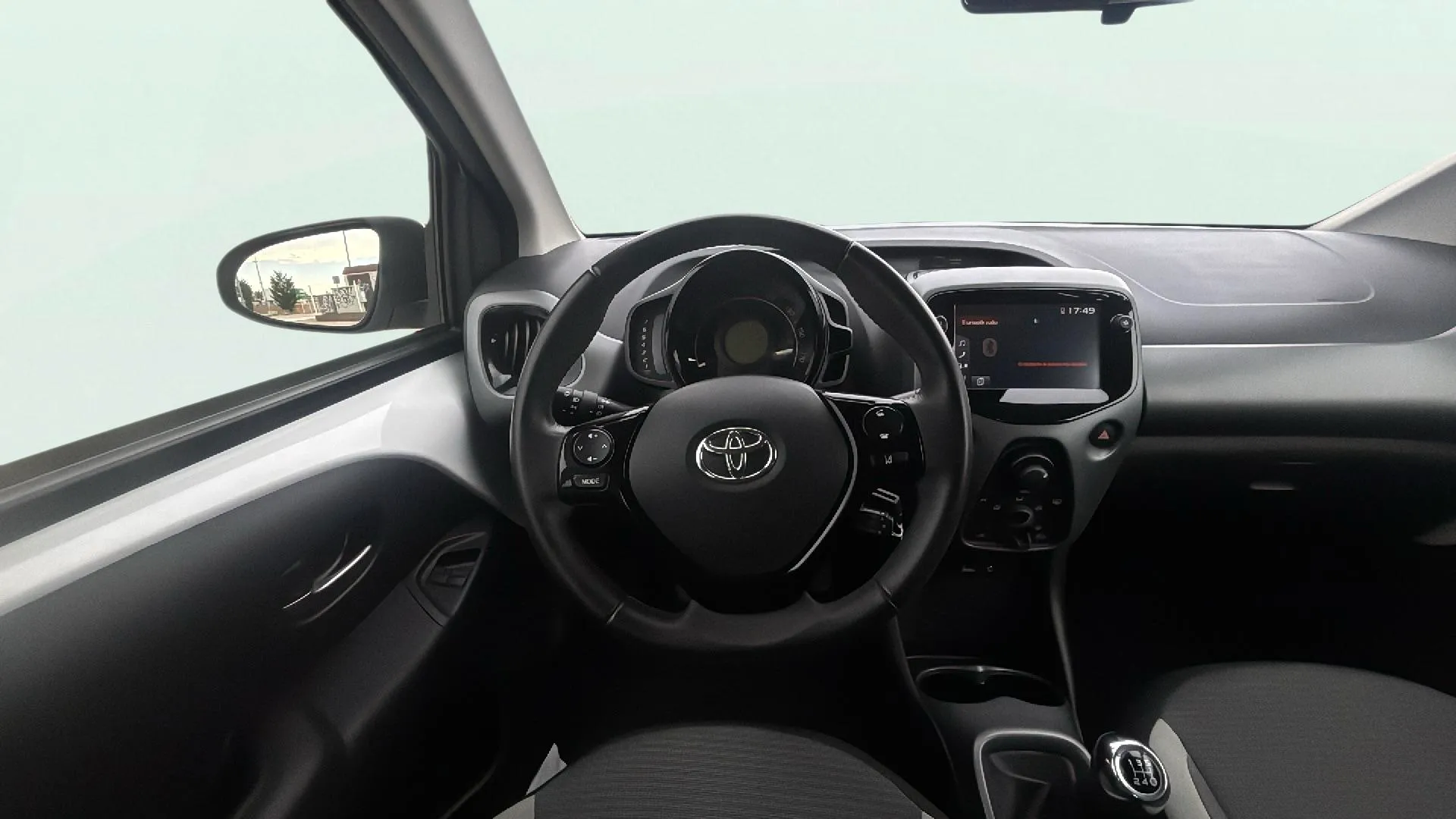 Toyota Aygo 1.0 70 x-play - foto 12