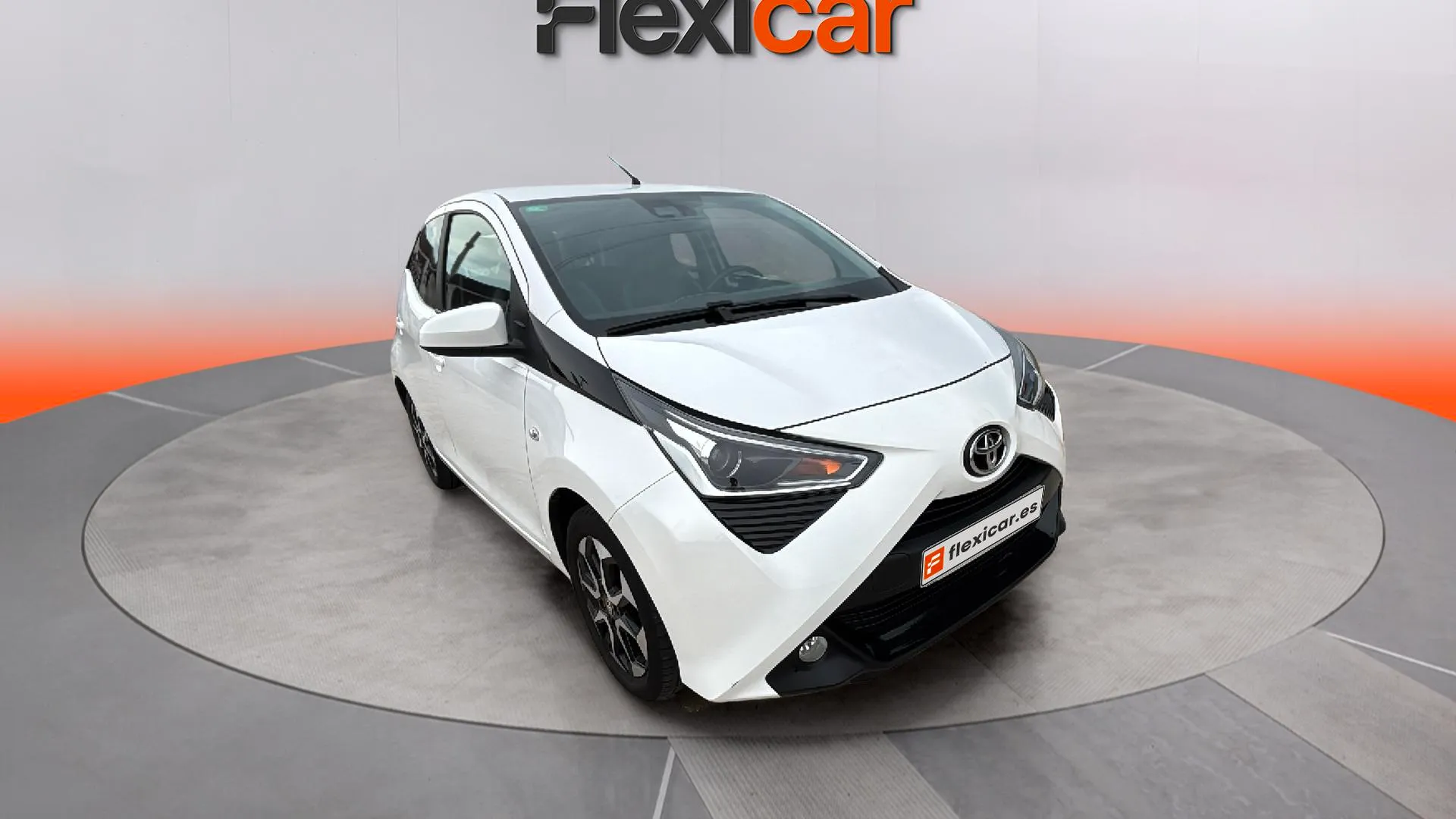 Toyota Aygo 1.0 70 x-play - foto 9