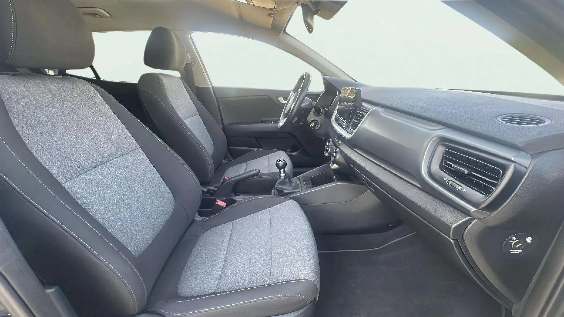 Kia Stonic 1.2 DPi Concept - foto 17