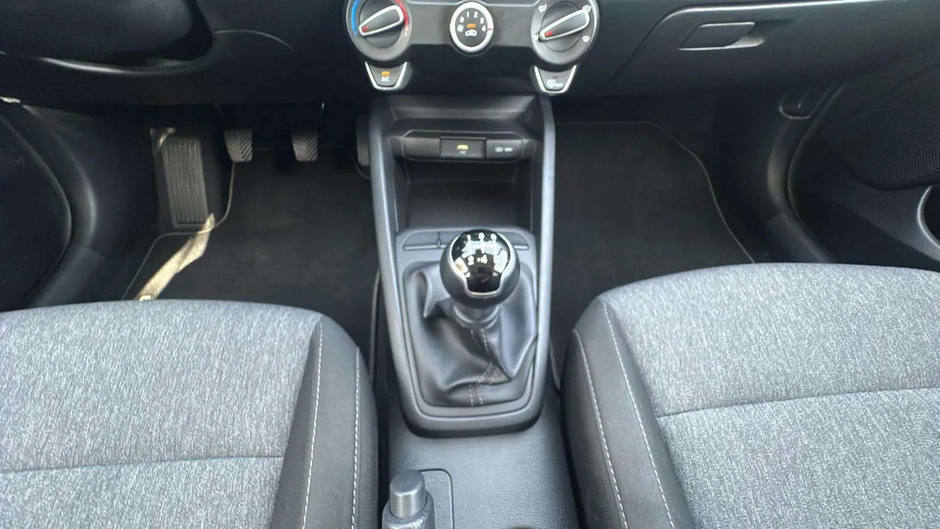 Kia Stonic 1.2 DPi Concept - foto 15