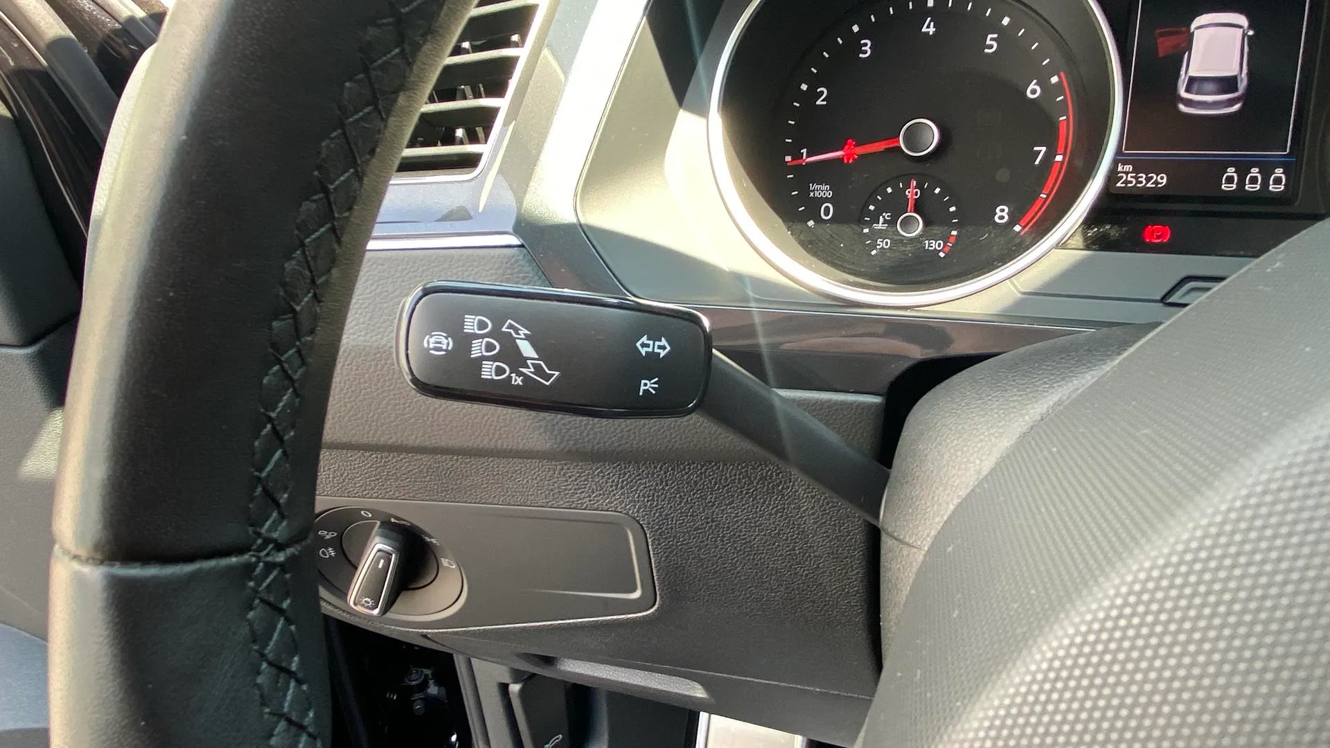 Volkswagen Tiguan Urban Sport 1.5 TSI DSG - foto 19
