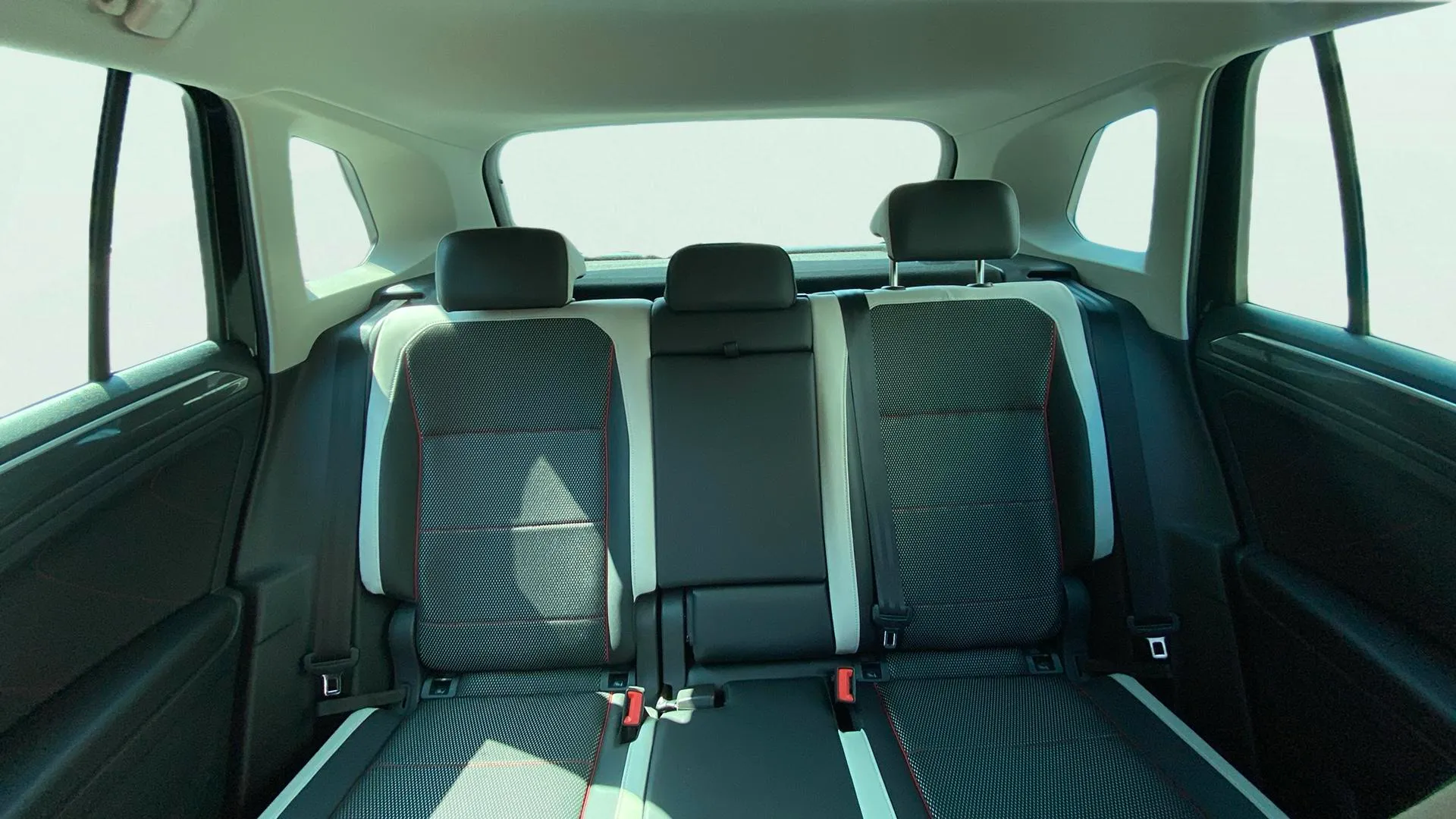 Volkswagen Tiguan Urban Sport 1.5 TSI DSG - foto 26