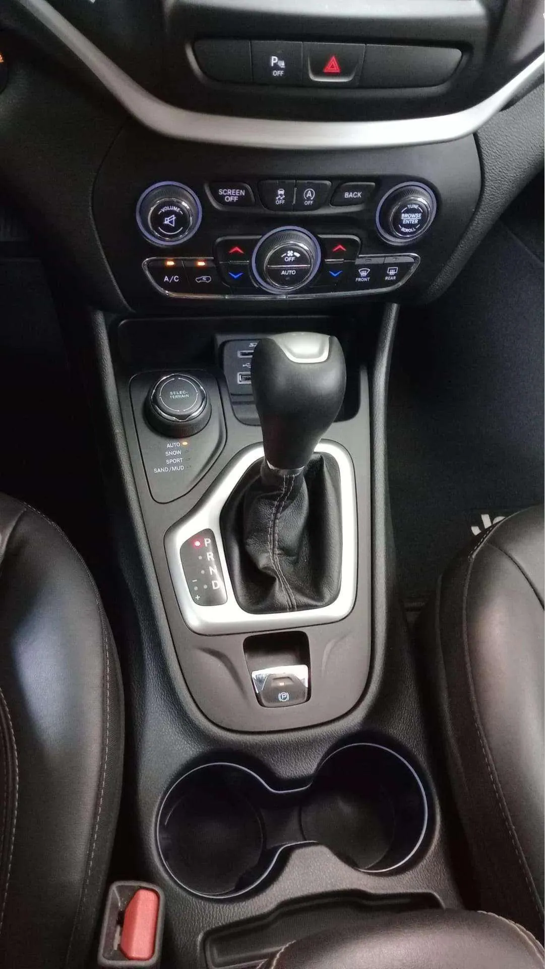Jeep Cherokee 2.2CRD Night Eagle III Aut 4x4 AD1 - foto 14