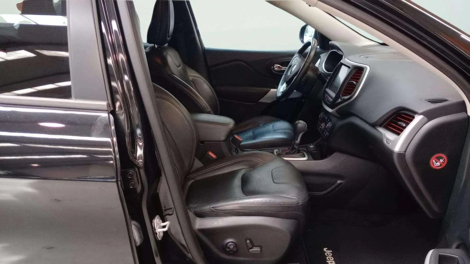 Jeep Cherokee 2.2CRD Night Eagle III Aut 4x4 AD1 - foto 10