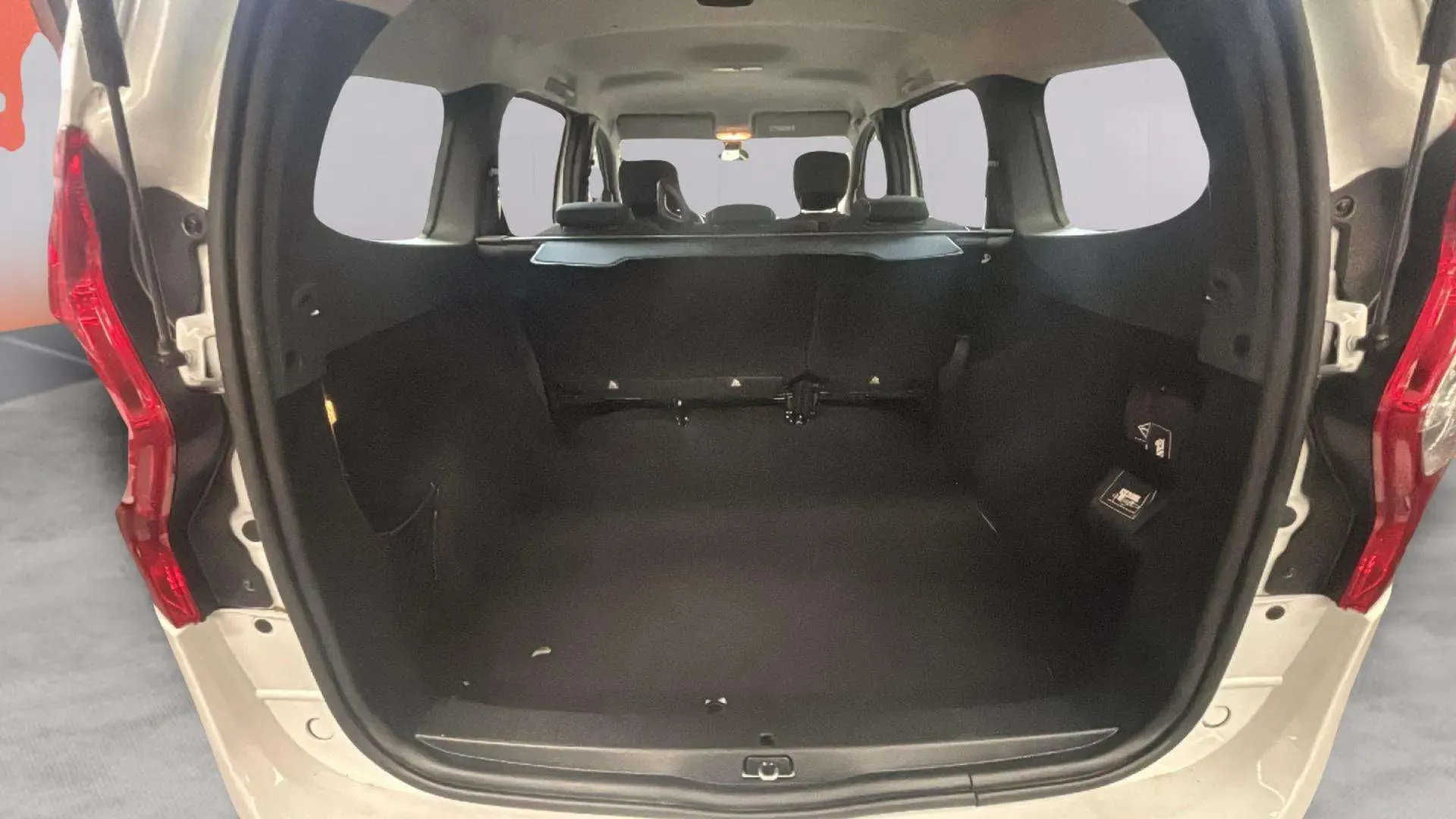 Dacia Lodgy Aniversario 1.6 GLP 5 plazas - foto 12