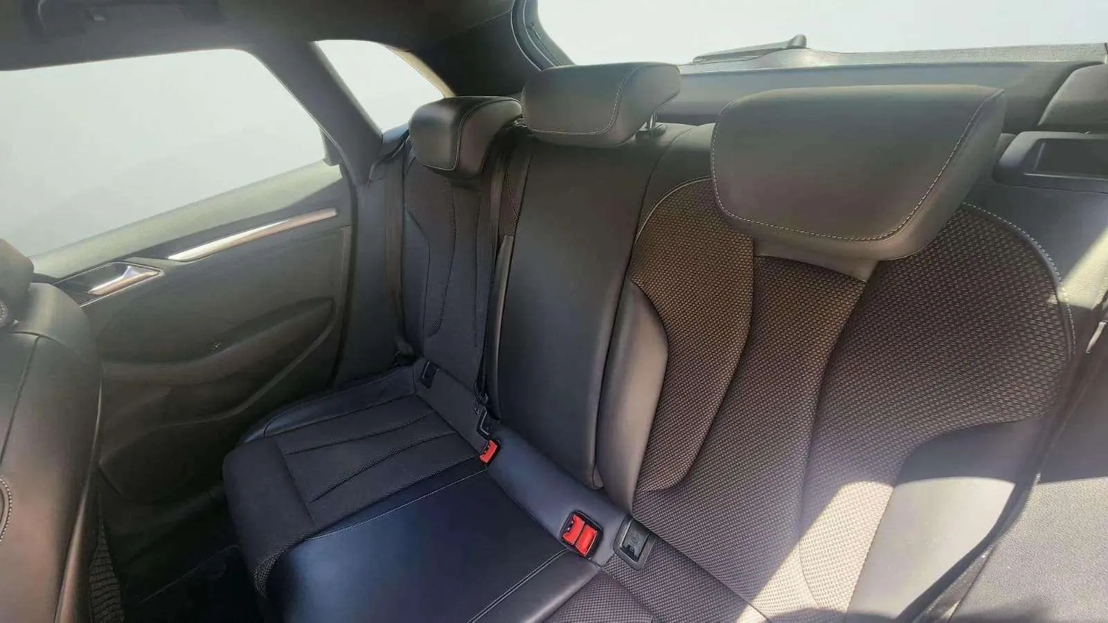 Audi A3 Black line 2.0 TFSI quattro S tro Sportb - foto 24