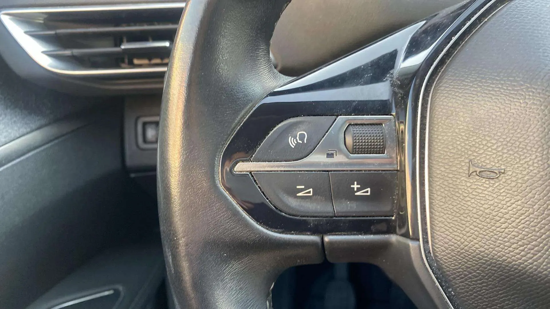 Peugeot 5008 Allure 1.2L PureTech - foto 14