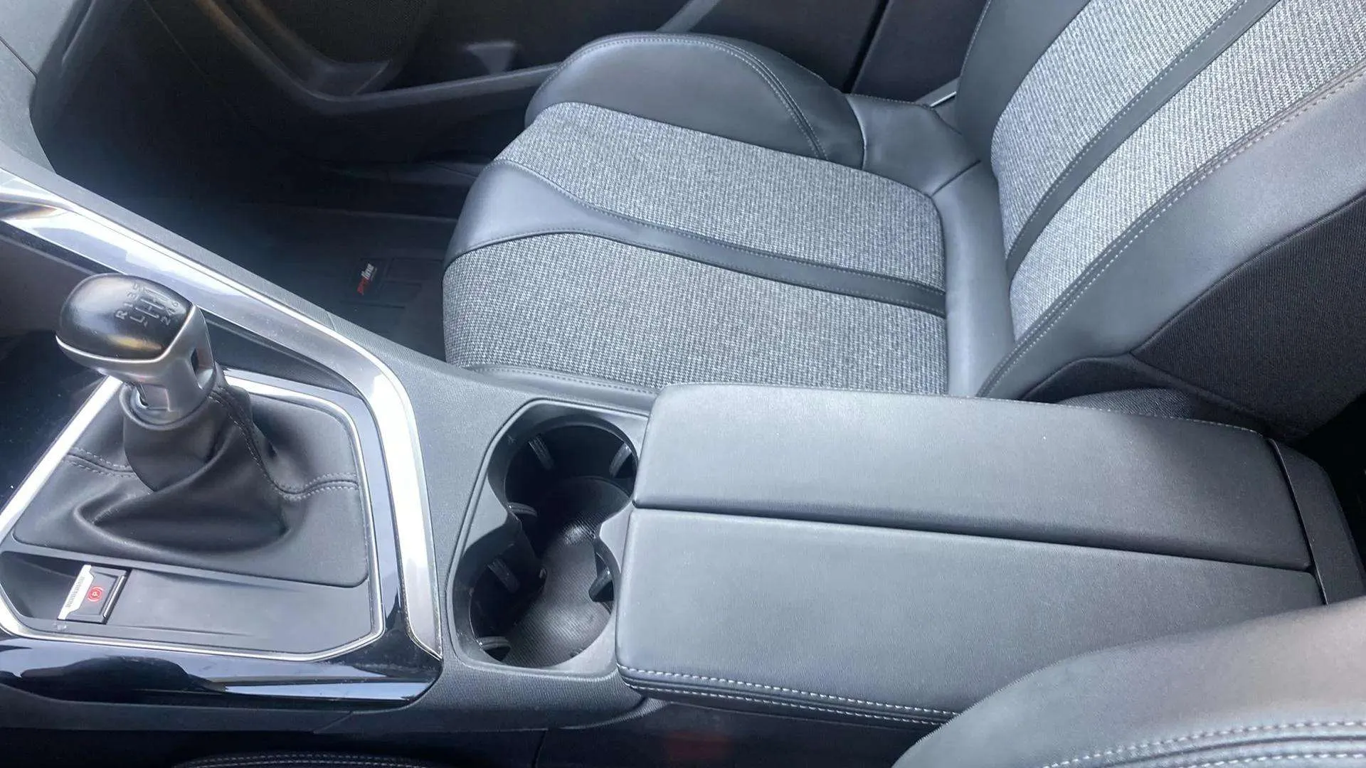 Peugeot 5008 Allure 1.2L PureTech - foto 20