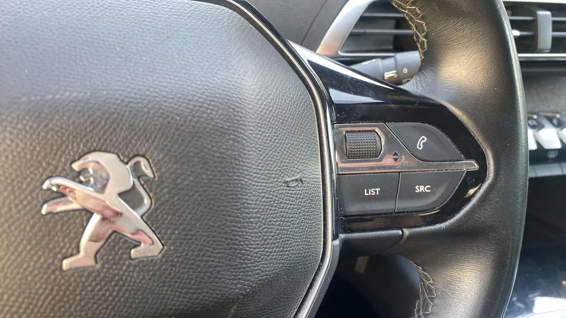 Peugeot 5008 Allure 1.2L PureTech - foto 15