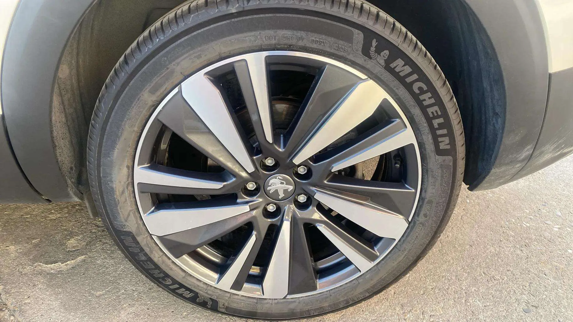 Peugeot 5008 Allure 1.2L PureTech - foto 30