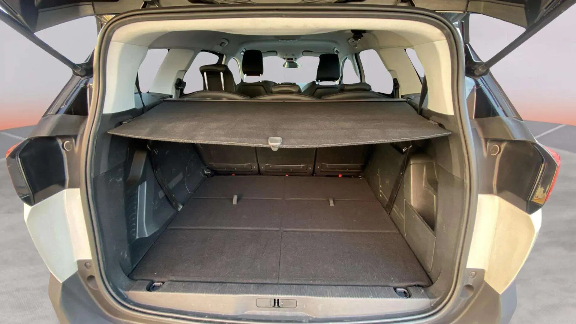 Peugeot 5008 Allure 1.2L PureTech - foto 9