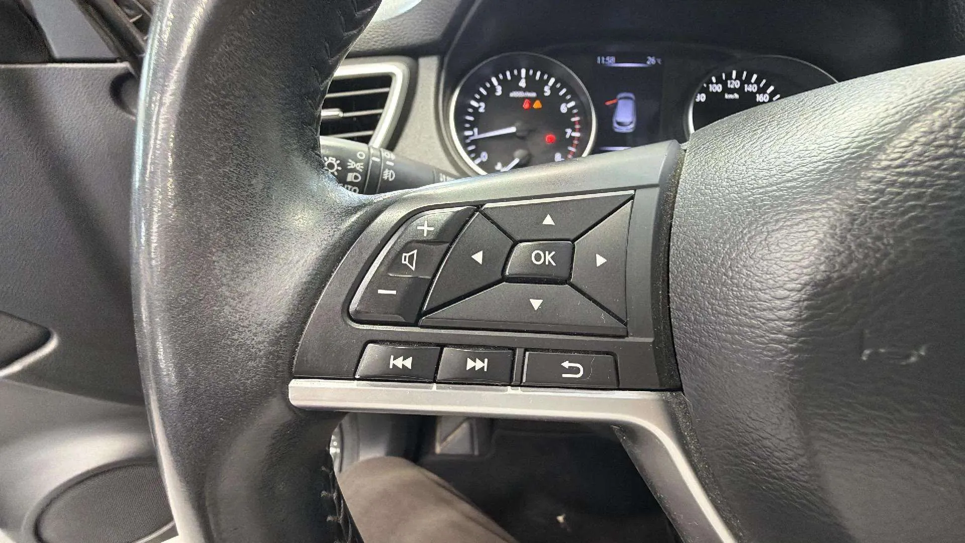 Nissan Qashqai DIG-T Acenta - foto 11