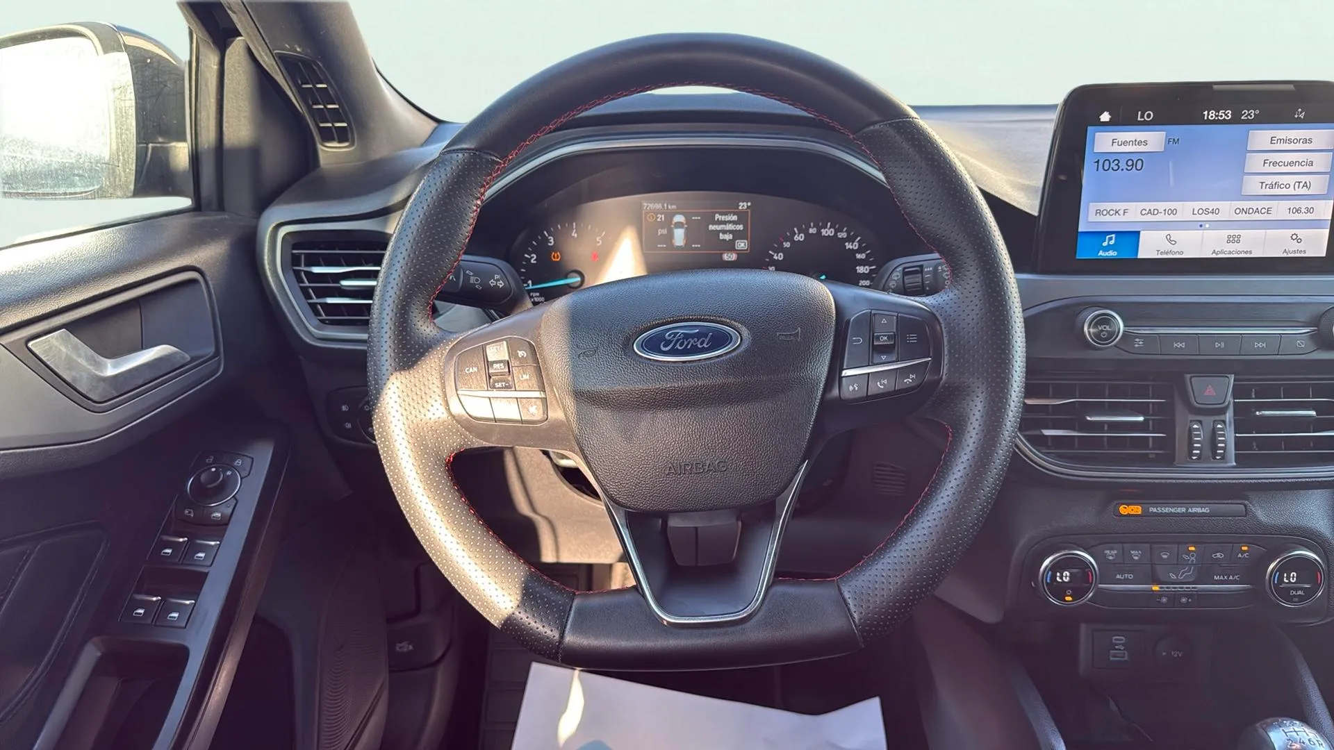 Ford Focus 1.0 EcoBoost MHEV ST-Line - foto 12