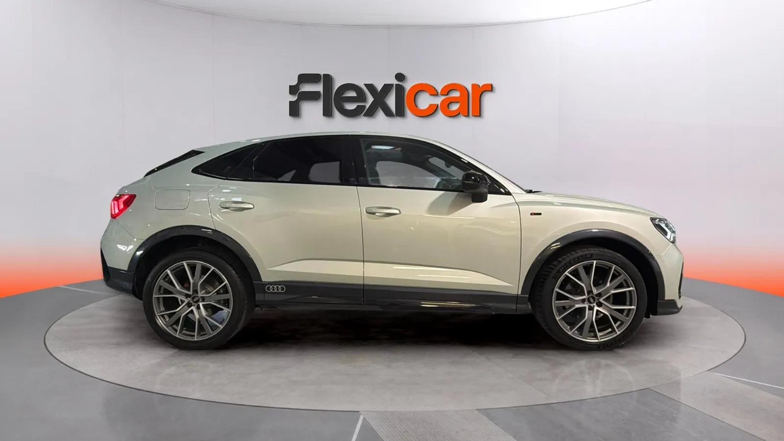 Audi Q3 35 TDI S tronic - foto 2