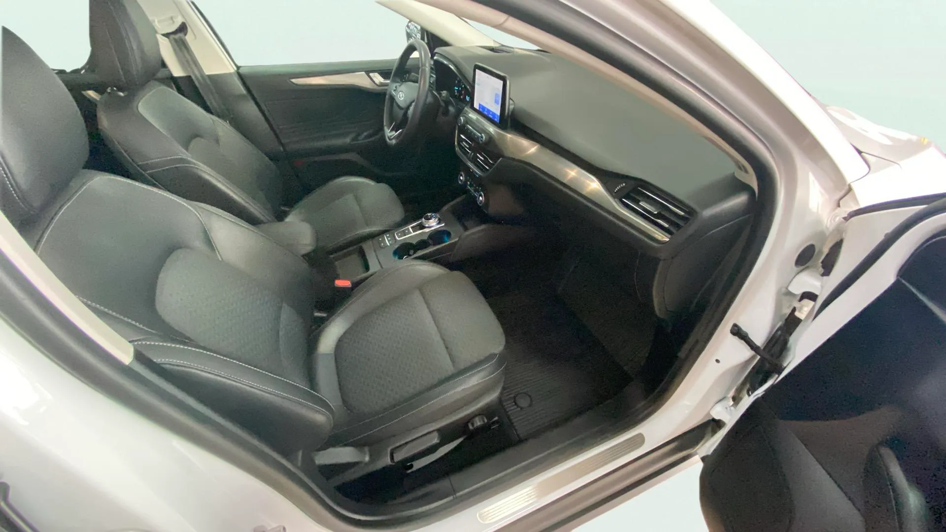 Ford Focus 1.0 EcoBoost Active - foto 9