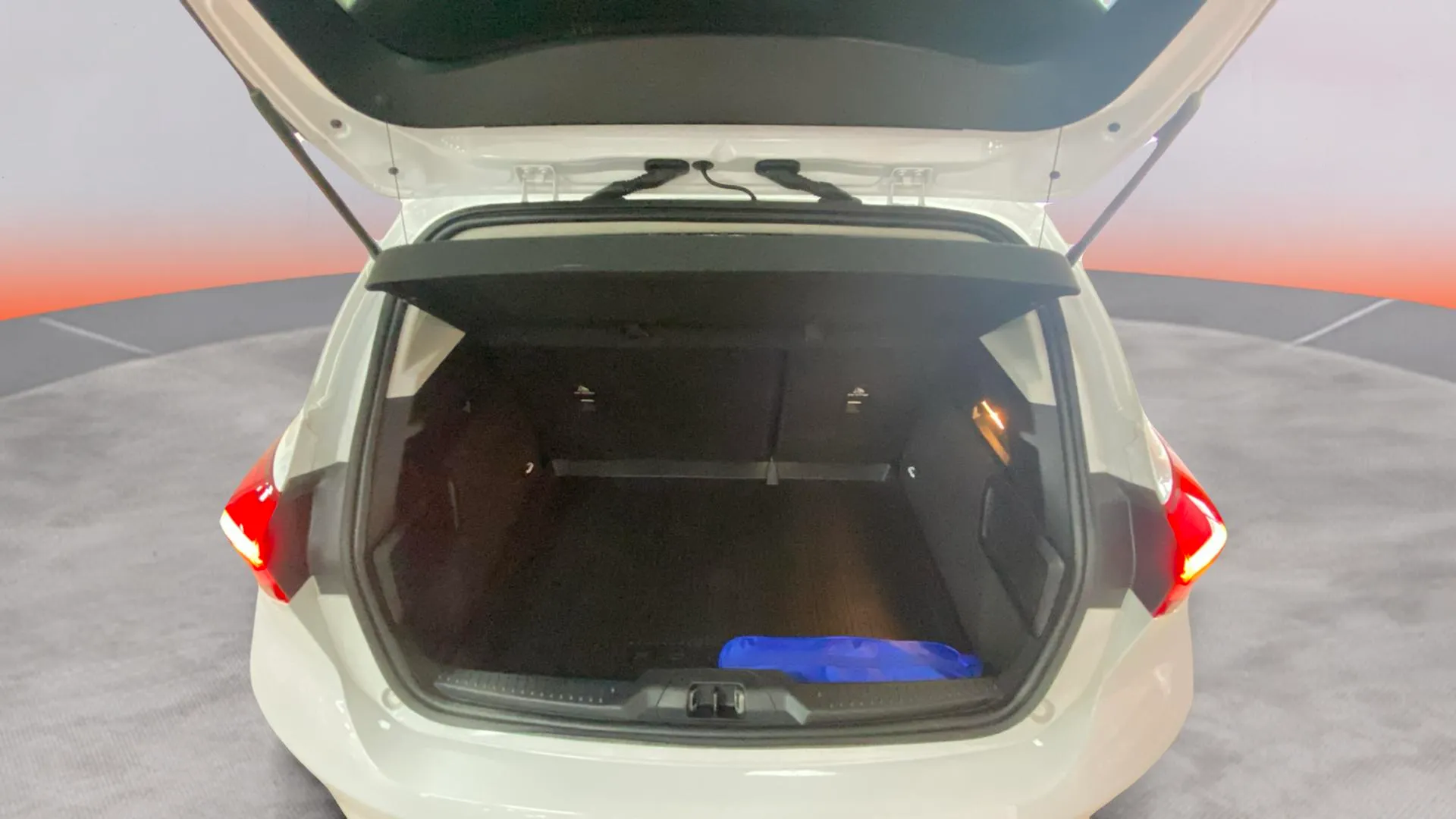 Ford Focus 1.0 EcoBoost Active - foto 12