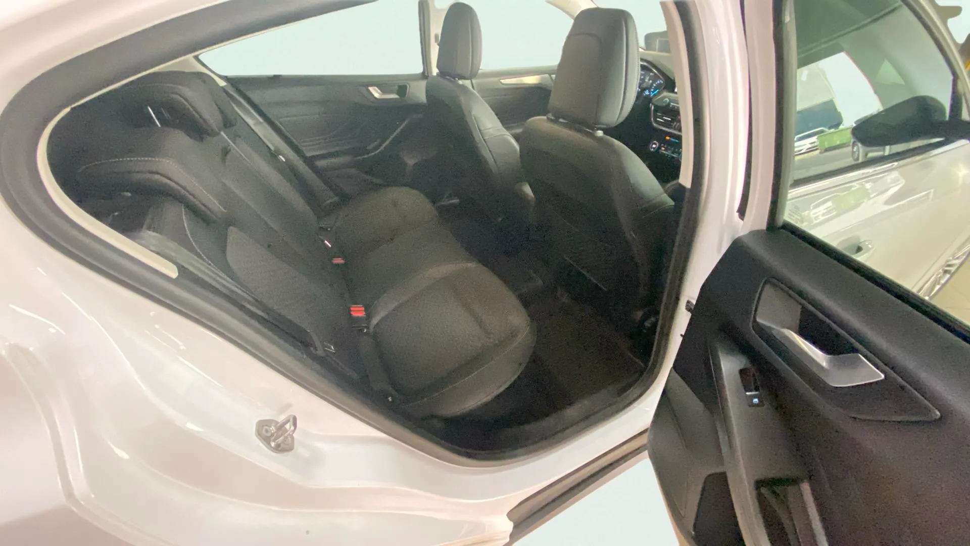 Ford Focus 1.0 EcoBoost Active - foto 10