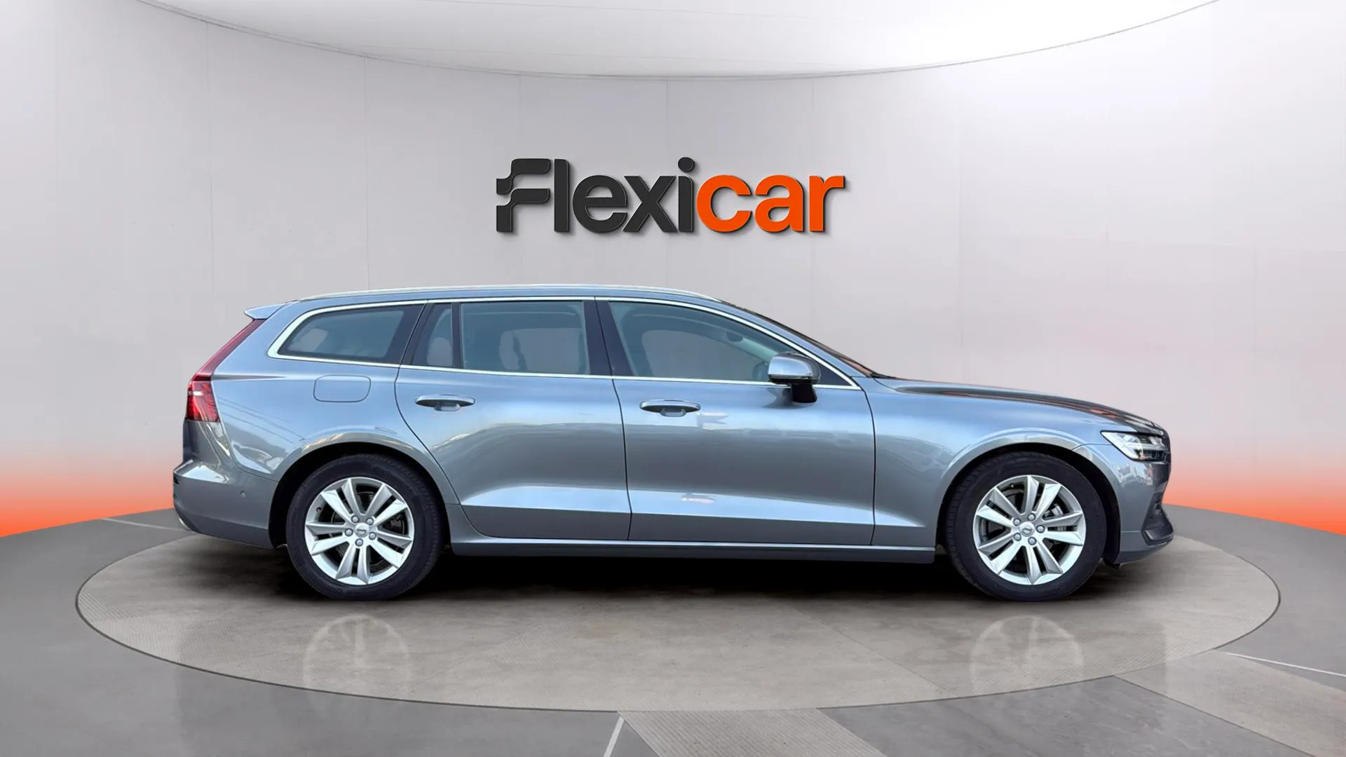 Volvo V60 2.0 D3 Momentum - foto 2