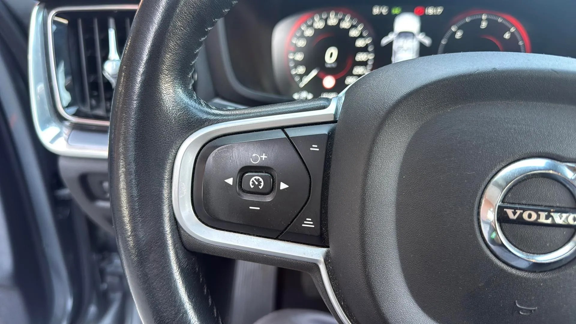Volvo V60 2.0 D3 Momentum - foto 18