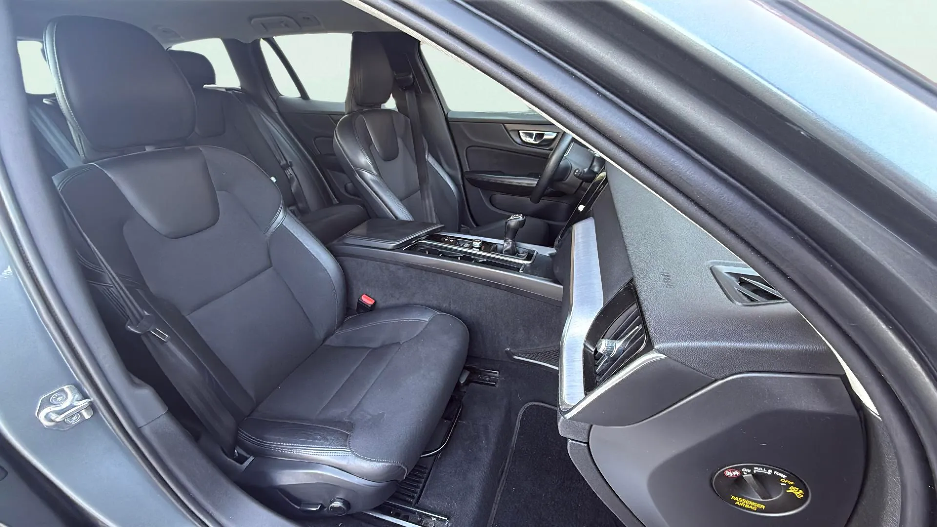 Volvo V60 2.0 D3 Momentum - foto 11